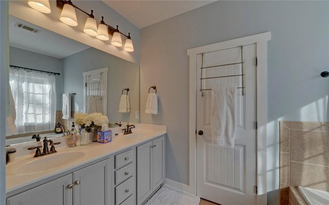 819 Tranquility Lane, Hartwell, GA 30643