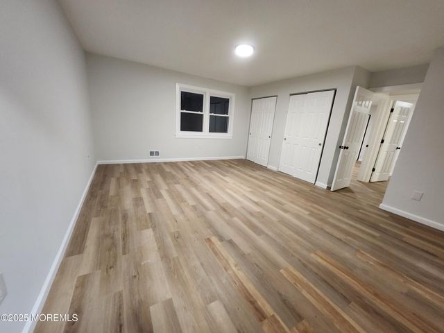 18 Garrison Drive, Tinton Falls, NJ 07753