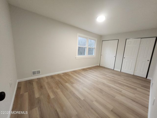 18 Garrison Drive, Tinton Falls, NJ 07753