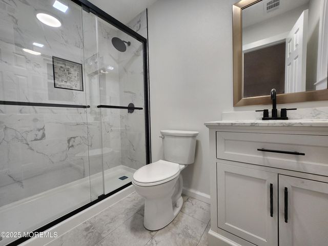 18 Garrison Drive, Tinton Falls, NJ 07753