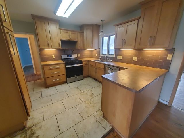 230 Myra Place, Clinton, IA 52732