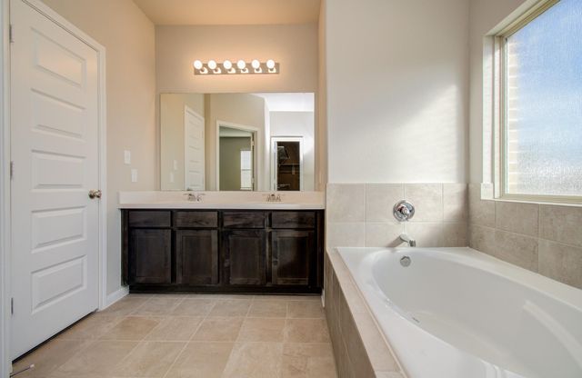 8435 Moonlight Bay Circle, Baytown, TX 77523