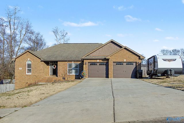 115 Grassy Bank Drive, New Market, AL 35761