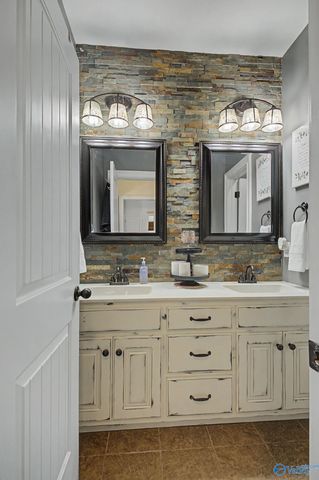 115 Grassy Bank Drive, New Market, AL 35761