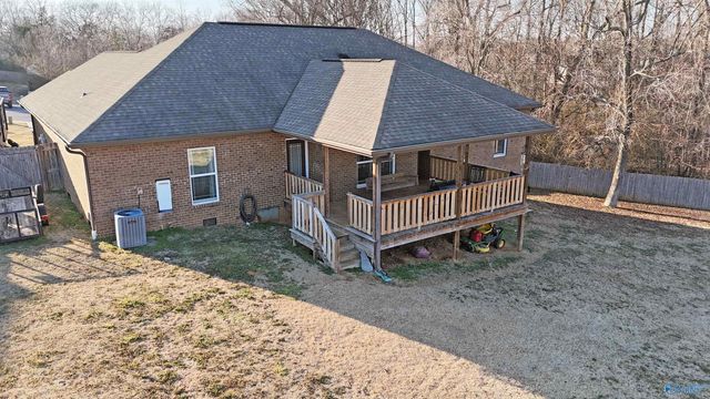 115 Grassy Bank Drive, New Market, AL 35761