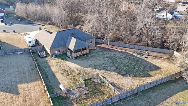 115 Grassy Bank Drive, New Market, AL 35761