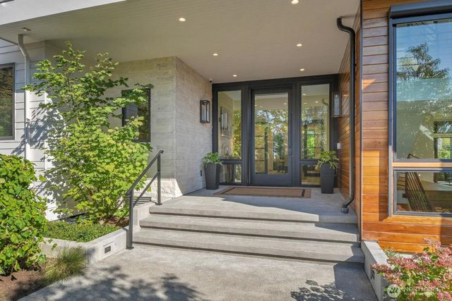 5632 NE 55th Street, Seattle, WA 98105