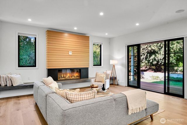 5632 NE 55th Street, Seattle, WA 98105