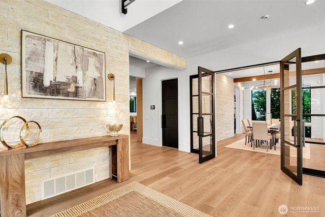 5632 NE 55th Street, Seattle, WA 98105