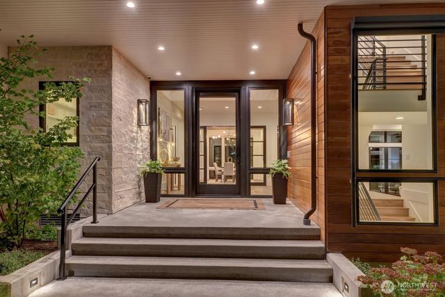 5632 NE 55th Street, Seattle, WA 98105