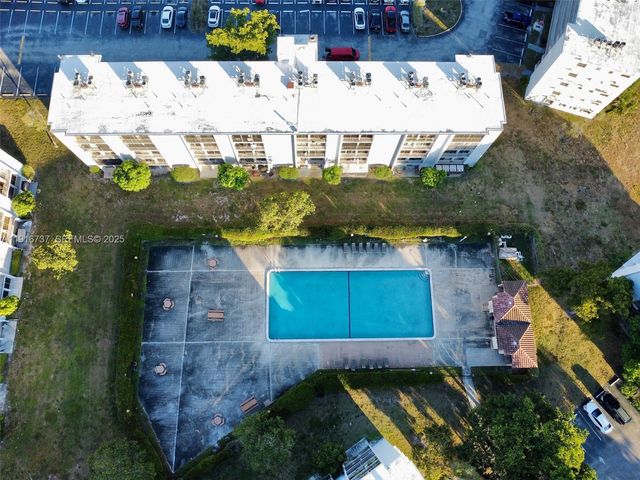 8730 N Sherman Circle 407, Miramar, FL 33025