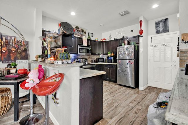560 SE 33rd Ter, Homestead, FL 33033