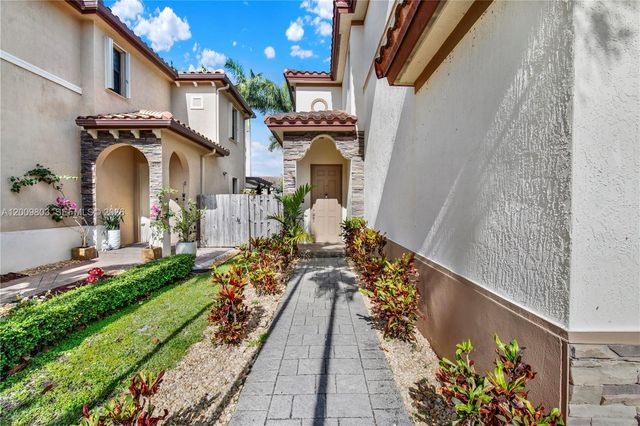 560 SE 33rd Ter, Homestead, FL 33033