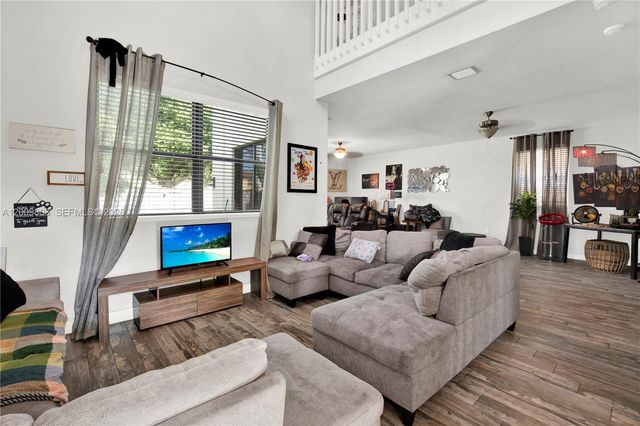 560 SE 33rd Ter, Homestead, FL 33033
