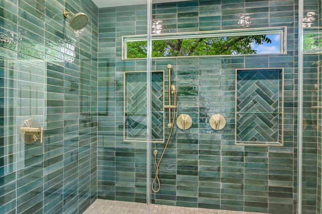 621 Peterson LN, Lakeway, TX 78734