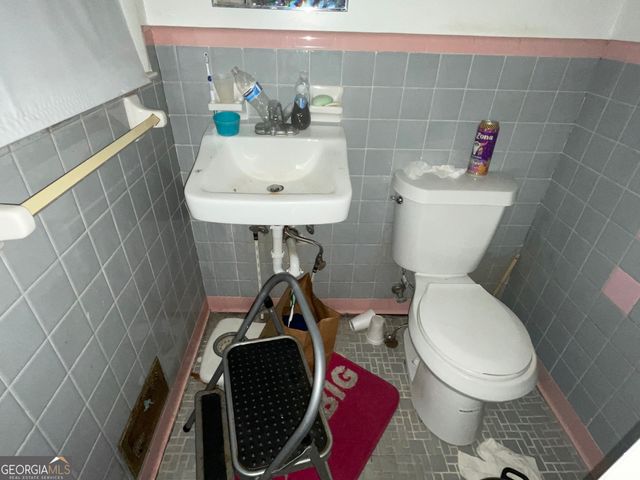 2525 Stone Road, East Point, GA 30344