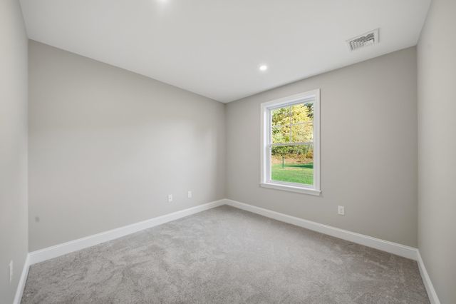 23 Liberty Lantern Lane, Fremont, NH 03044
