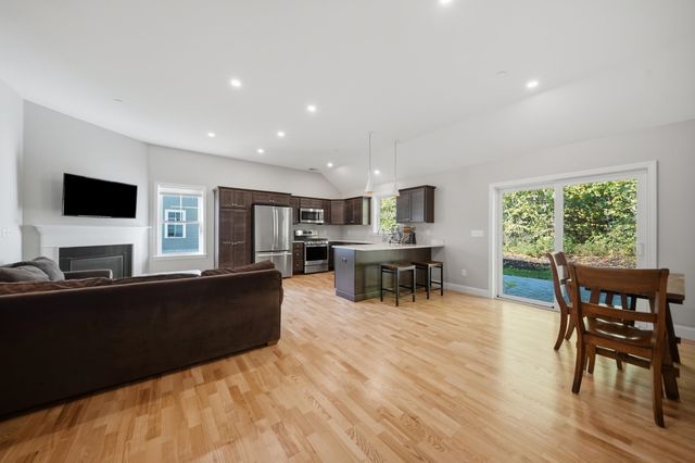 23 Liberty Lantern Lane, Fremont, NH 03044