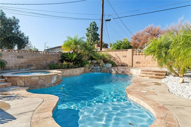 6609 Birchton Avenue, West Hills, CA 91307