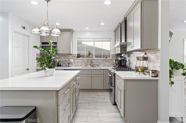6609 Birchton Avenue, West Hills, CA 91307
