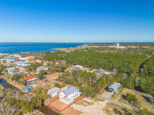 44 Fiber Street, Bay Saint Louis, MS 39520