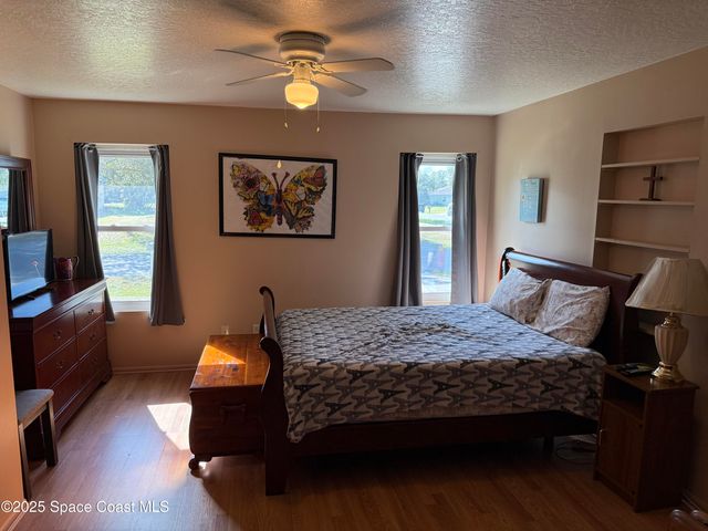 649 Waterside Road SE, Palm Bay, FL 32909