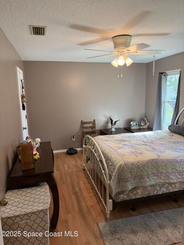 649 Waterside Road SE, Palm Bay, FL 32909