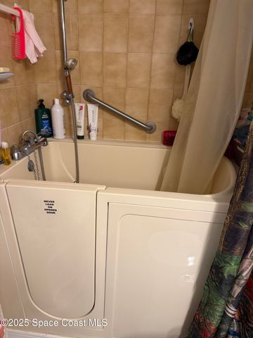 649 Waterside Road SE, Palm Bay, FL 32909