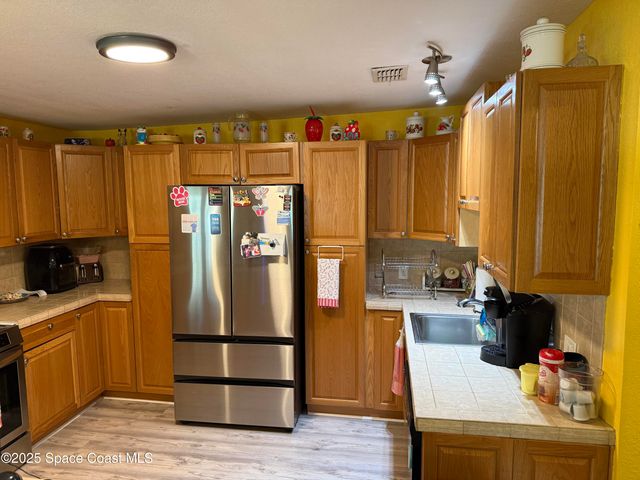 649 Waterside Road SE, Palm Bay, FL 32909