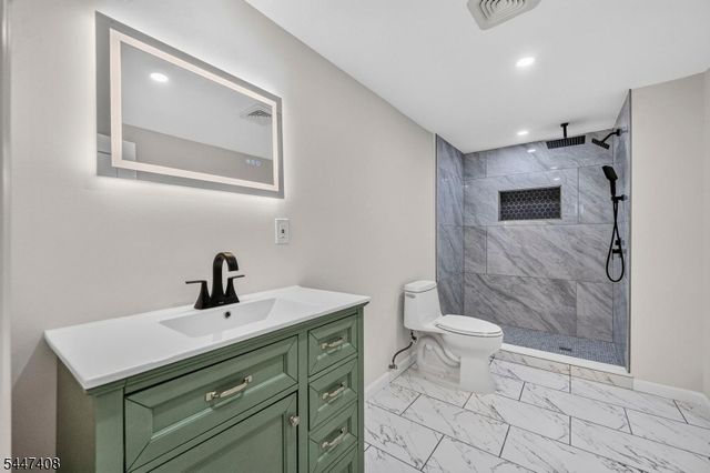 45 Adams St, Clifton City, NJ 07011