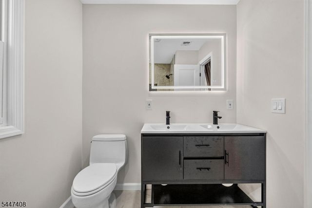 45 Adams St, Clifton City, NJ 07011