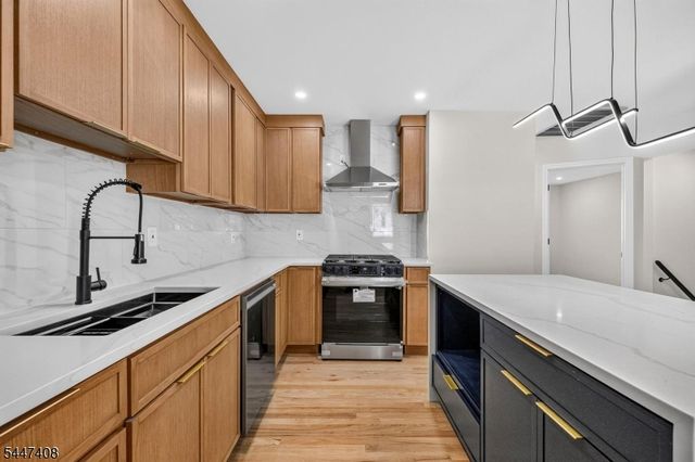 45 Adams St, Clifton City, NJ 07011