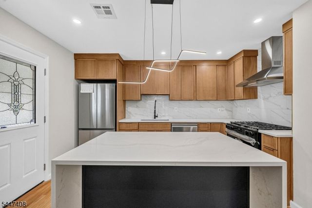 45 Adams St, Clifton City, NJ 07011