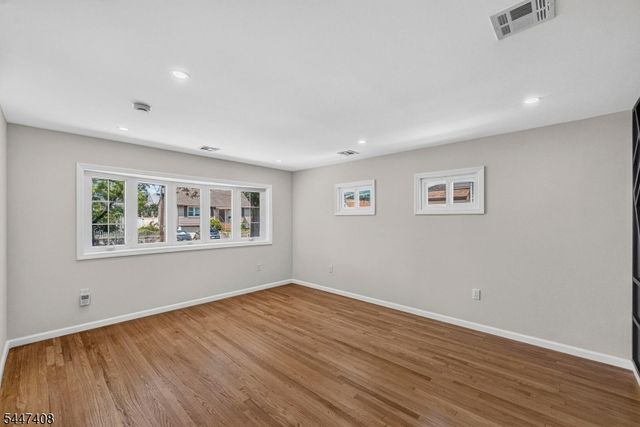 45 Adams St, Clifton City, NJ 07011