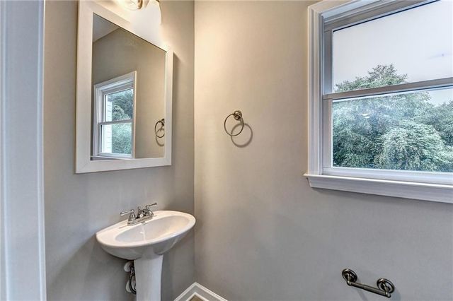 2802 Laurel Ridge Circle, Atlanta, GA 30344