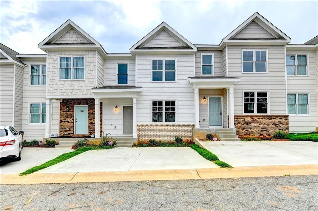 2802 Laurel Ridge Circle, Atlanta, GA 30344