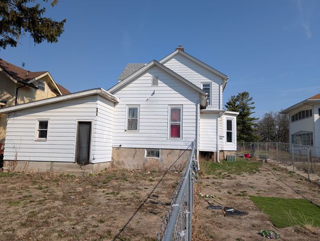 709 W Lincoln Boulevard, Freeport, IL 61032