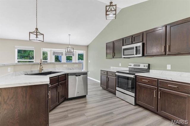 1352 Grey Wolf Drive, Imperial, MO 63052