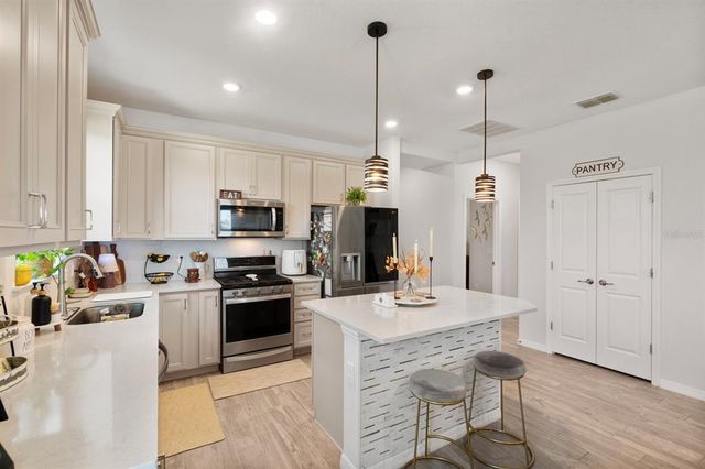 6206 MOORING LINE CIRCLE, Apollo Beach, FL 33572