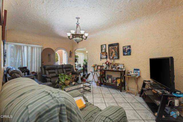 6137 Annan Way, Los Angeles, CA 90042