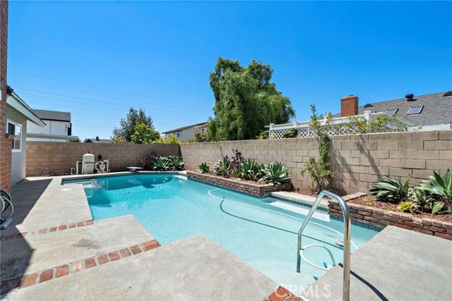 21191 Binghampton, Huntington Beach, CA 92646