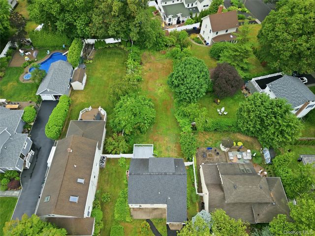 17A Riverside Street, Amityville, NY 11701