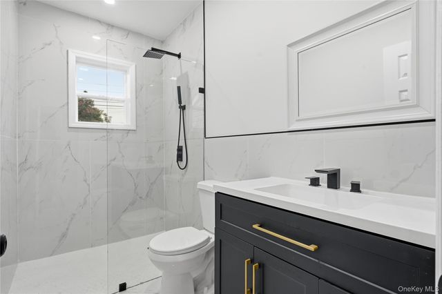 17A Riverside Street, Amityville, NY 11701