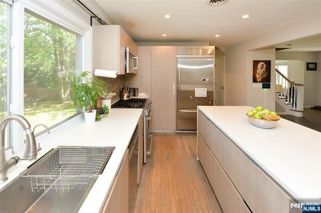 5-15 Dorothy Street, Fair Lawn, NJ 07410