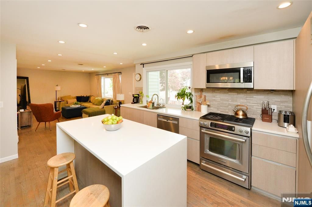 5-15 Dorothy Street, Fair Lawn, NJ 07410