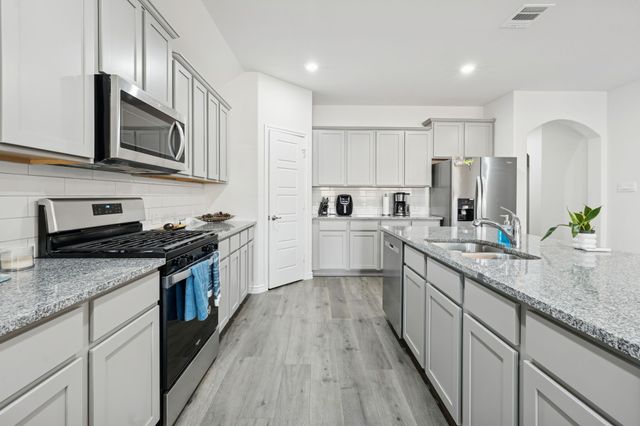 9721 Tinsley Street, Aubrey, TX 76227