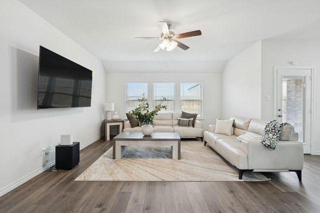 9721 Tinsley Street, Aubrey, TX 76227