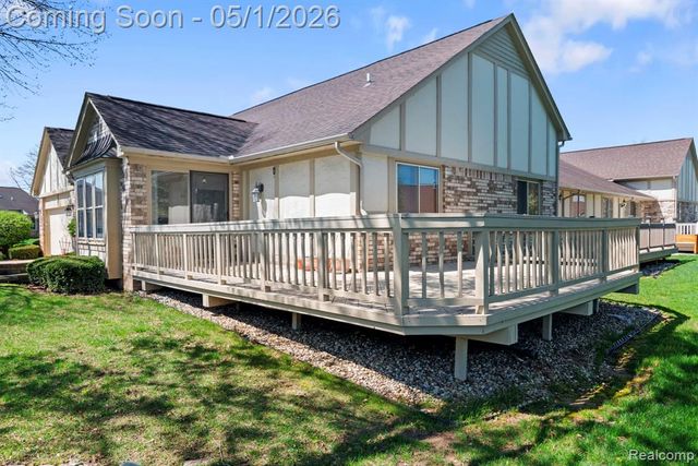 15487 Orchard Ridge Drive, Clinton Township, MI 48038
