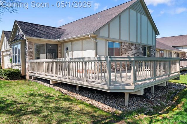 15487 Orchard Ridge Drive, Clinton Township, MI 48038