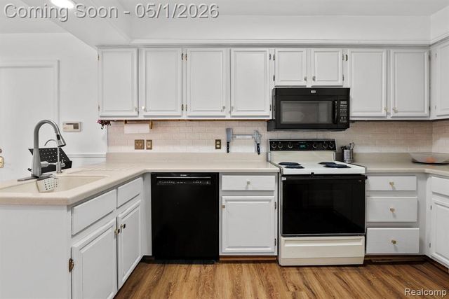 15487 Orchard Ridge Drive, Clinton Township, MI 48038
